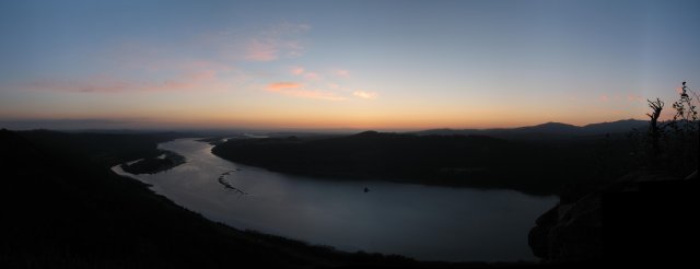 8.15.06 Angels Rest 135-150-pano 